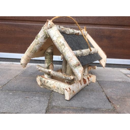 Madáretető 24x26x22cm bitumenes tetővel