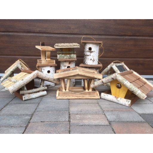 Madáretető 24x26x22cm bitumenes tetővel