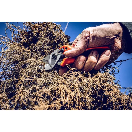 LÖWE 15.107 rávágó metszőolló