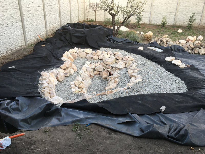 Kertito_meder_belso_szikla_tamfal_epitese_4